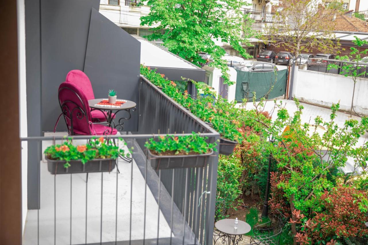 Etnomania Boutique Hotel Приштина Екстер'єр фото