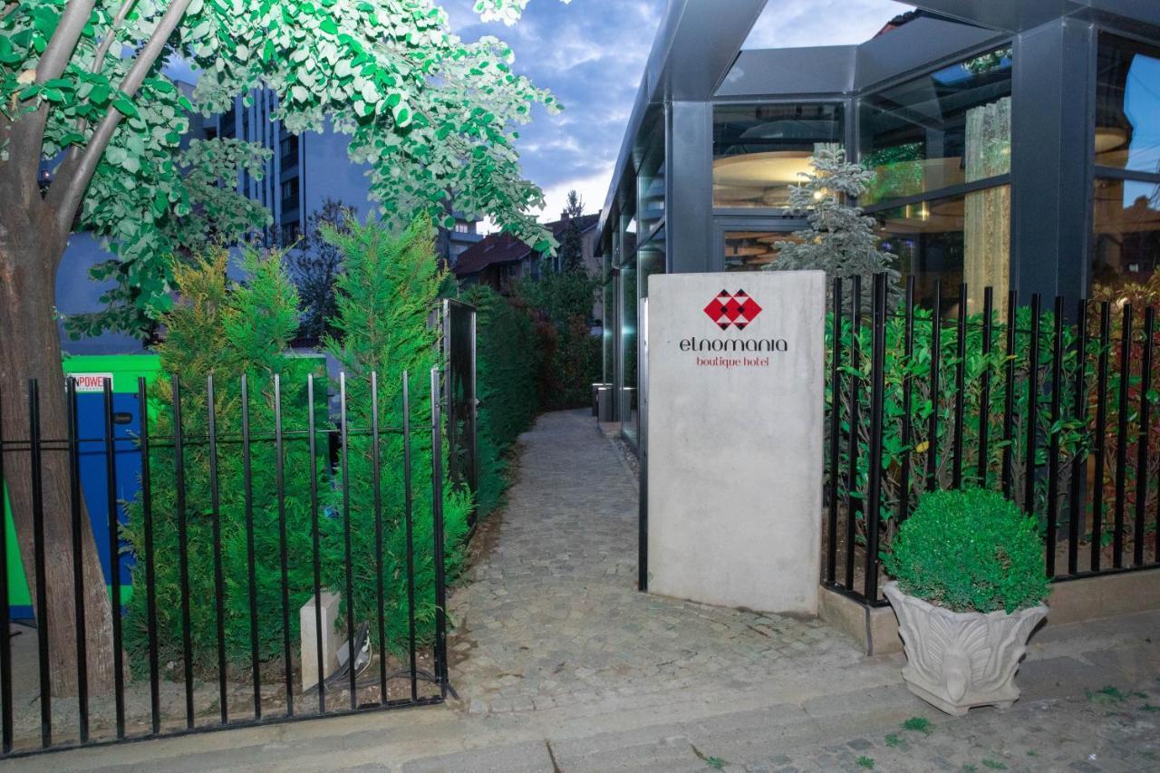 Etnomania Boutique Hotel Приштина Екстер'єр фото