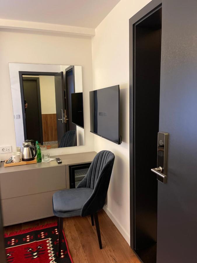 Etnomania Boutique Hotel Приштина Екстер'єр фото