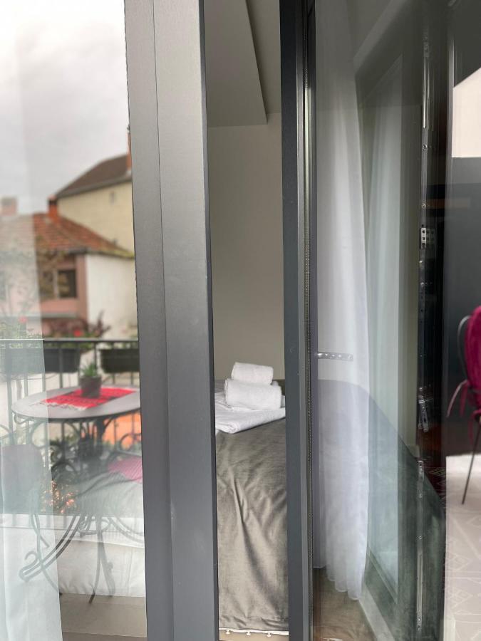 Etnomania Boutique Hotel Приштина Екстер'єр фото