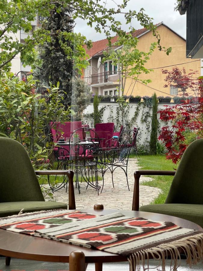 Etnomania Boutique Hotel Приштина Екстер'єр фото