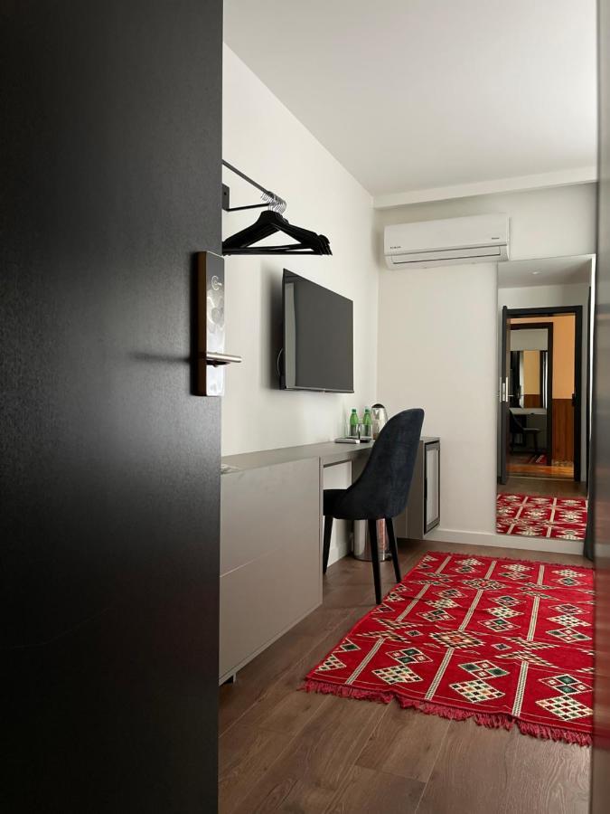 Etnomania Boutique Hotel Приштина Екстер'єр фото