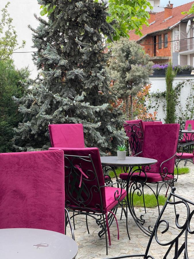 Etnomania Boutique Hotel Приштина Екстер'єр фото