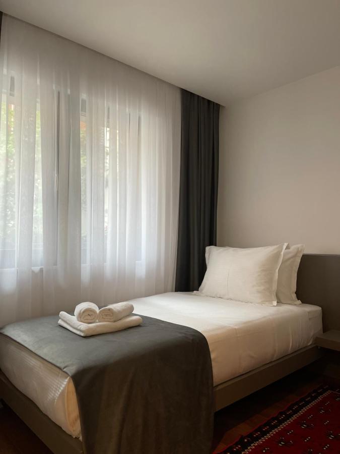 Etnomania Boutique Hotel Приштина Екстер'єр фото
